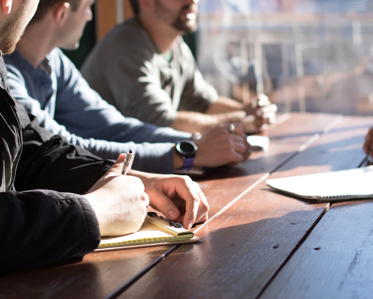 A working session around a table
